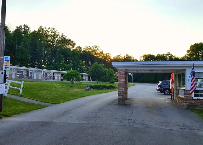 Cheap hotel: Stucco Lodge